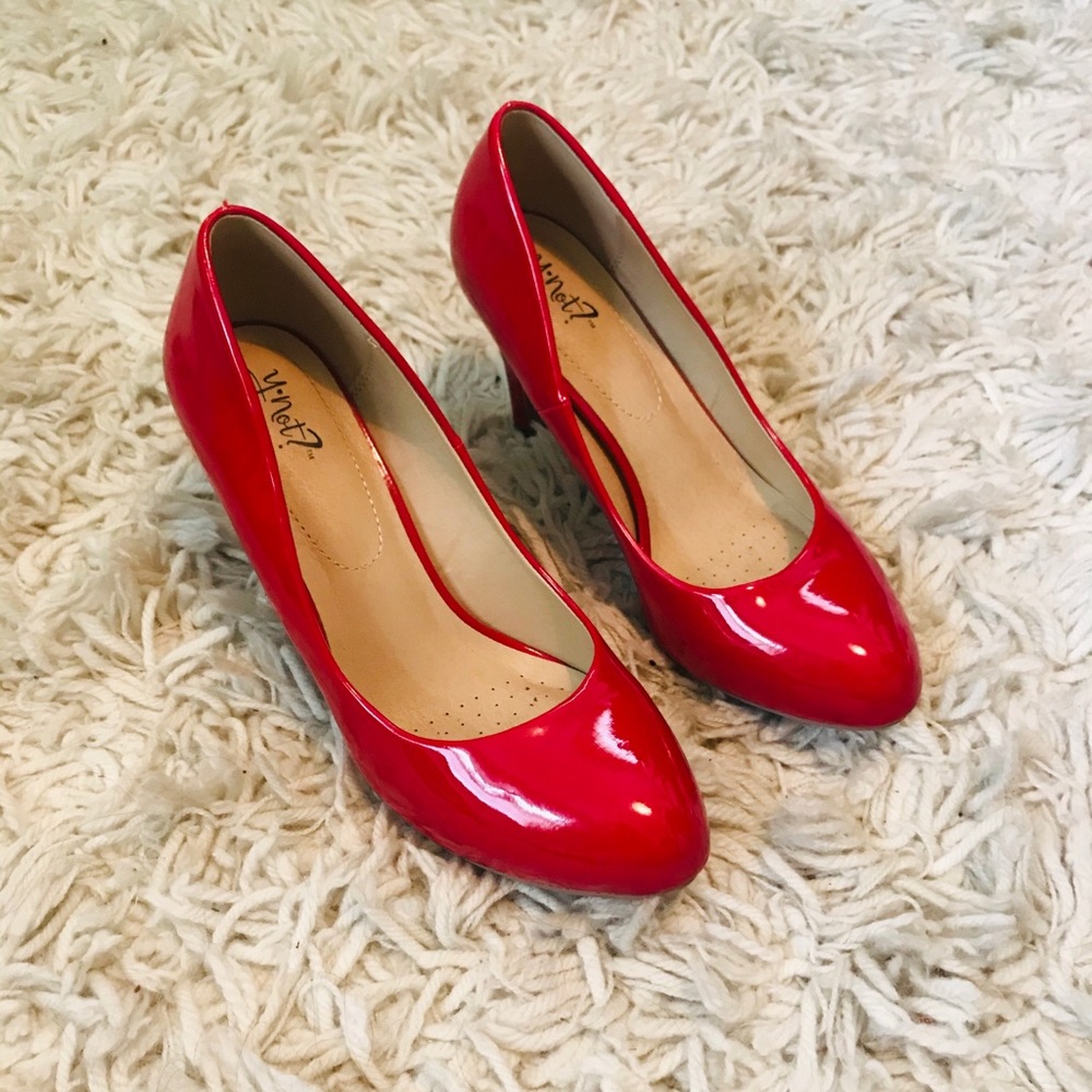 Chic Red Patent Leather Heels - Picture 2 of 10